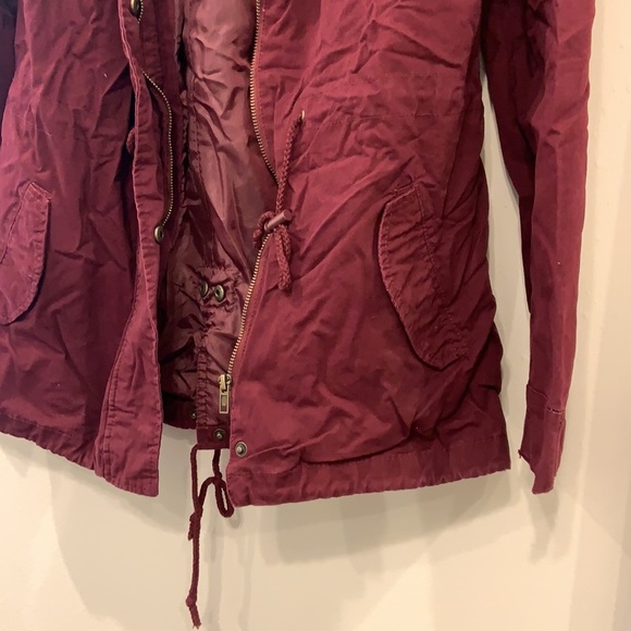 Forever 21 maroon jacket- size large - Picture 4 of 6